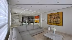 Alquiler de Apartamento con 215m2 en Santa Maria PH Greenview 26-8719SR