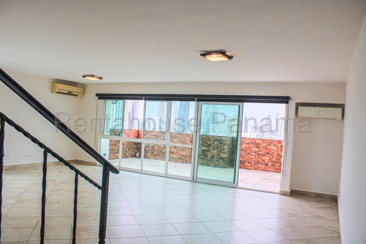Se Alquila Apartamento en El Cangrejo VLU27-66