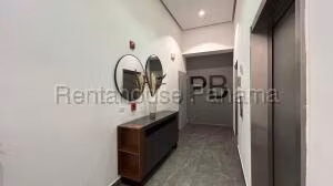 Venta de Apartamento con 82m2 en El Cangrejo PH Cranc Tower 27-90SR