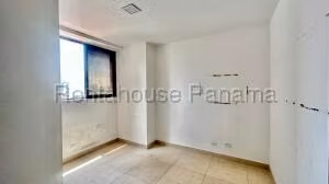 Venta de Apartamento con 82m2 en El Cangrejo PH Cranc Tower 27-90SR
