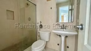 Venta de Apartamentocon 96m2 en Edison Park PH Belview Tower 27-88SR