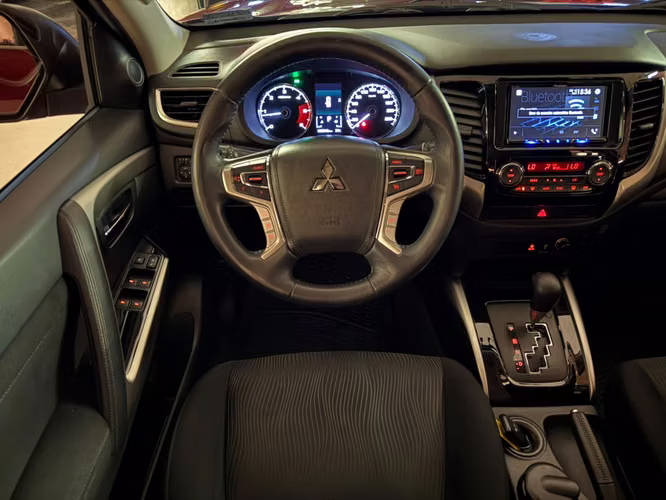 Mitsubishi Montero Sport 2WD 2022