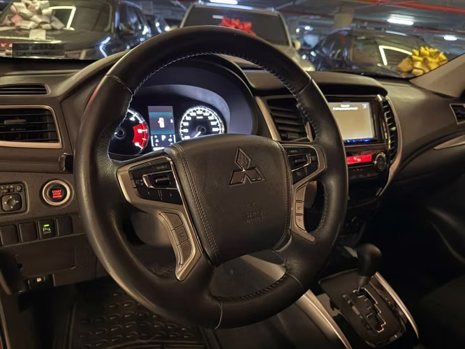 Mitsubishi Montero Sport 2WD 2022