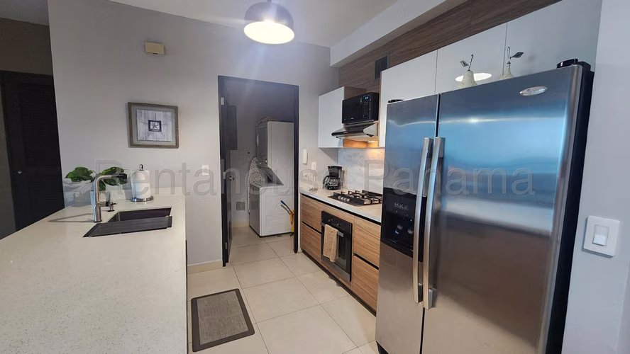 Se Alquila Apartamento en Avenida Balboa YDU