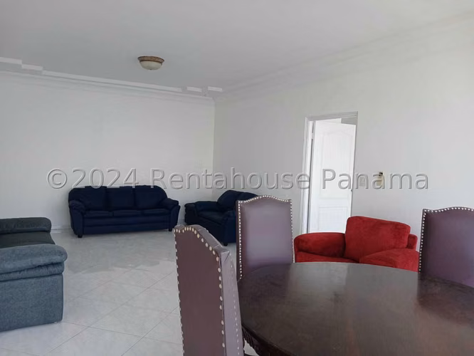 Se Alquila Apartamento en Avenida Balboa YDU