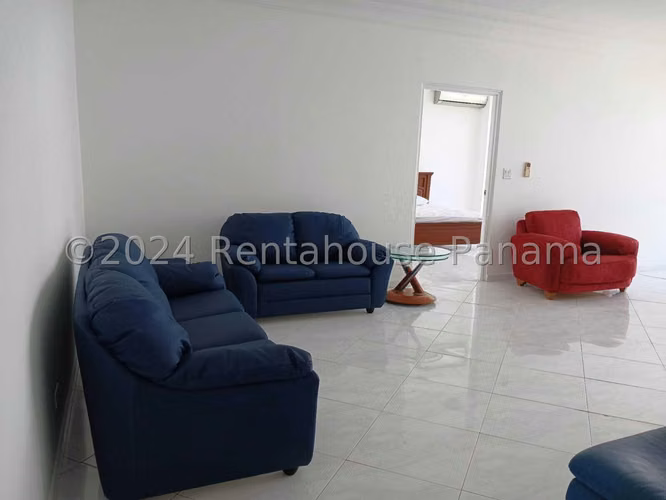 Se Alquila Apartamento en Avenida Balboa YDU