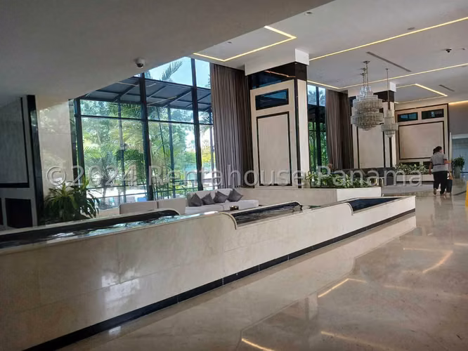 Se Alquila Apartamento en Avenida Balboa YDU