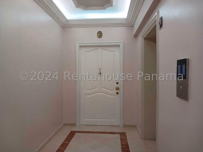 Se Alquila Apartamento en Avenida Balboa YDU