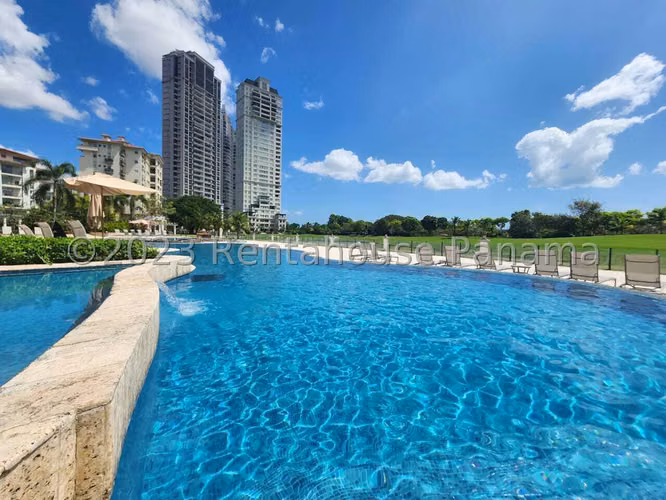 Se Vende Apartamento en Santa Maria YDU