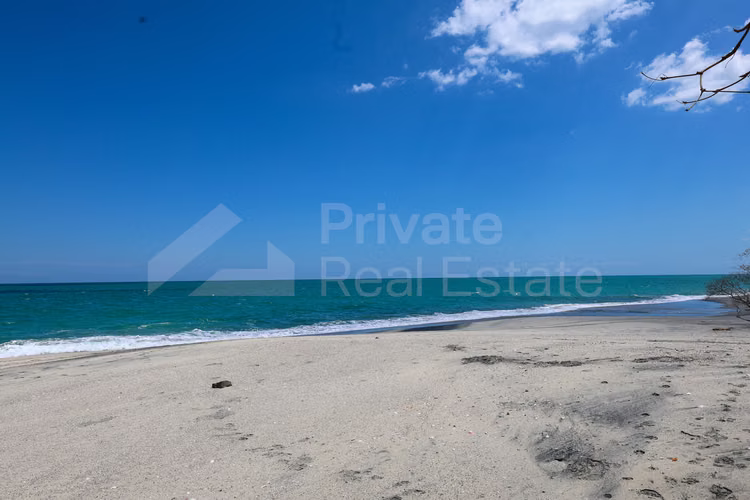 Venta de casa de playa en Chumico Redondo