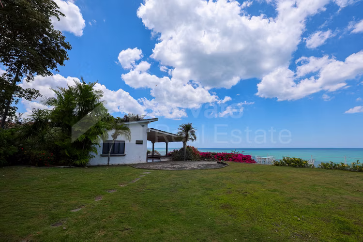 Venta de casa de playa en Chumico Redondo