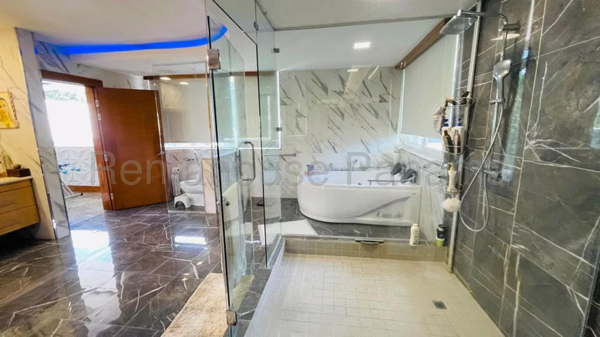 Casa en Venta en Altos del Golf 26EPP7118