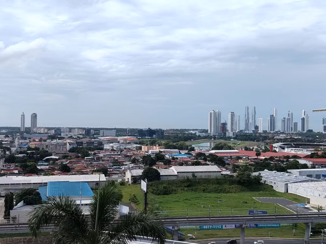 Se vende apartamento amoblado en PH Altaterra