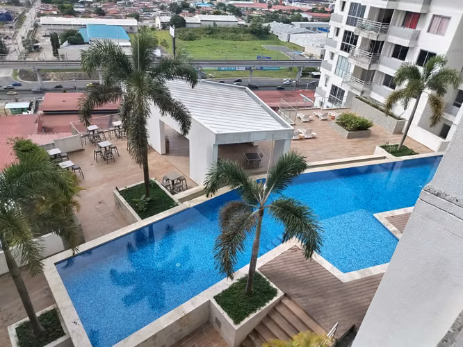 Se vende apartamento amoblado en PH Altaterra