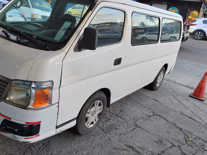 VENDO NISSAN URVAN ZD30 2010