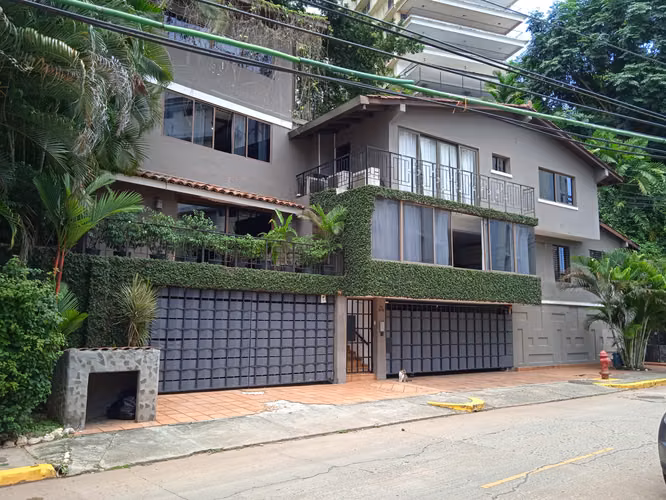 La Cresta Edificio único por su ubicación y lo bien cuidado que esta. - Imagen 4