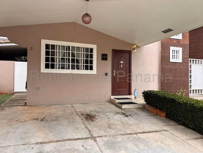 VENTA DE CASA BRISAS DEL GOLF GM