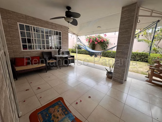 VENTA DE CASA BRISAS DEL GOLF GM