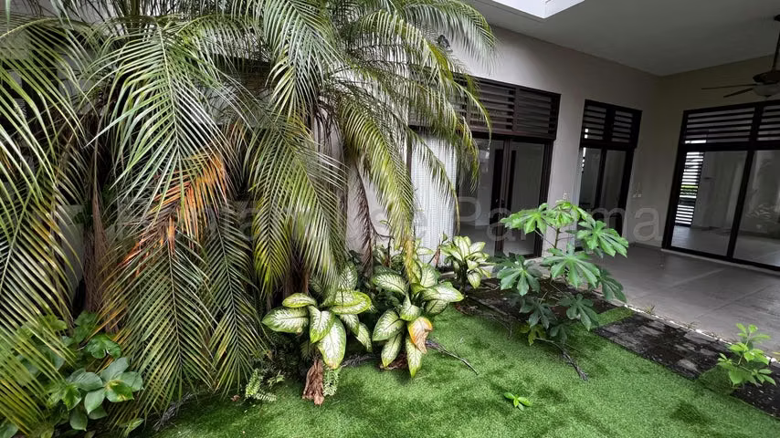 Venta de casa en Panama Pacifico 26LBR7080
