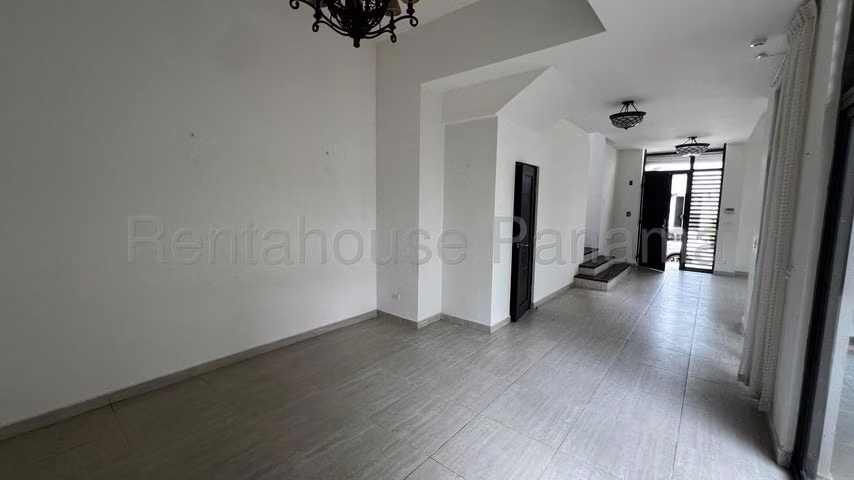 Venta de casa en Panama Pacifico 26LBR7080