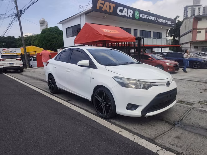Toyota Yaris 2015