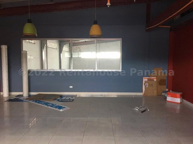 Galera en Venta en 12 de Octubre 24EPP2730