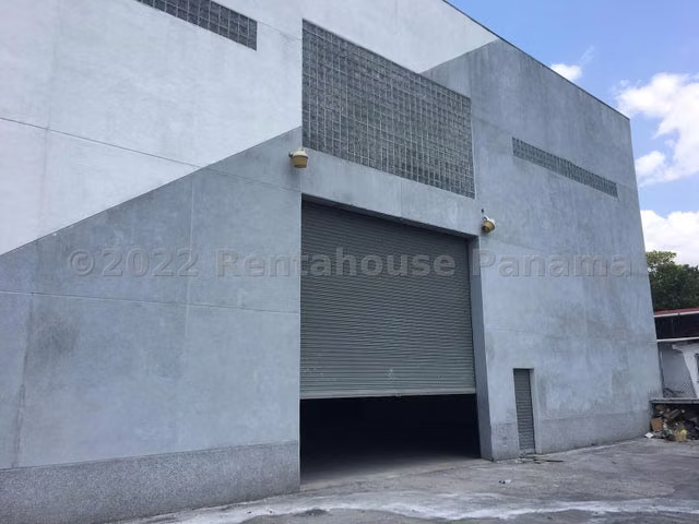 Galera en Venta en 12 de Octubre 24EPP2730