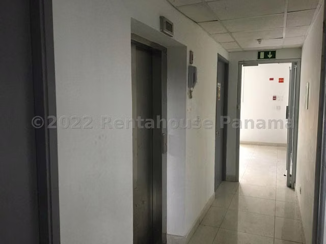 Galera en Venta en 12 de Octubre 24EPP2730