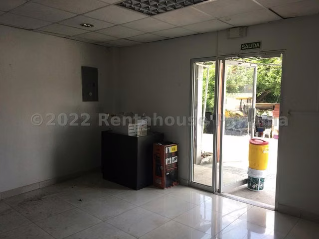 Galera en Venta en 12 de Octubre 24EPP2730
