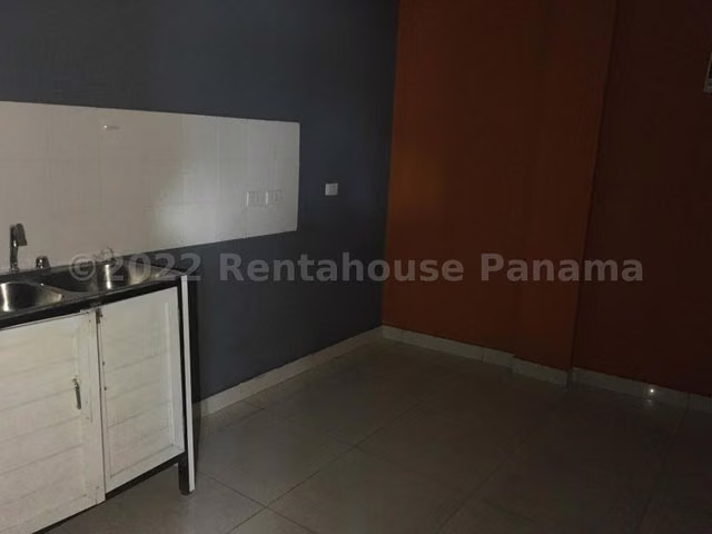 Galera en Venta en 12 de Octubre 24EPP2730