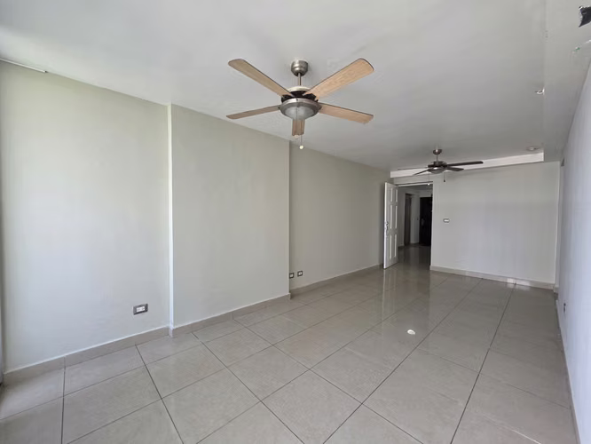 ABSOLUTE REMATE APT 3R3B1P EN PH ROKAS CONDADO DEL REY 148000