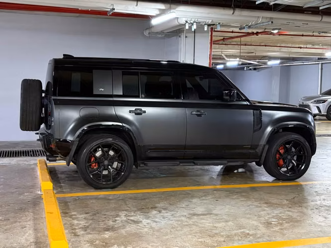 Land Rover Defender 2024 COMO NUEVA - Imagen 6