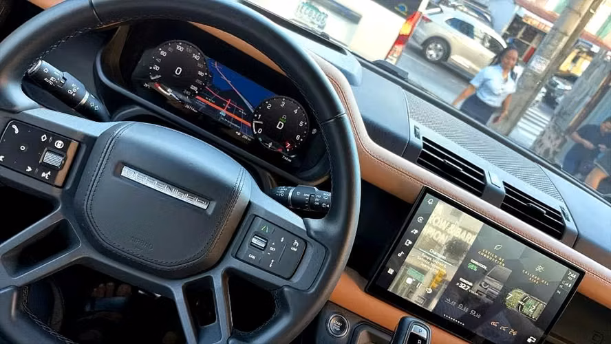 Land Rover Defender 2024 COMO NUEVA - Imagen 14