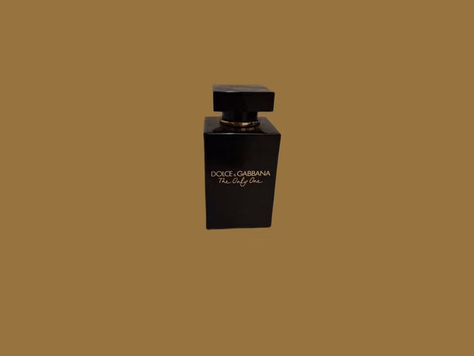 Venta de perfumes, zapatillas y artículos de bellleza
