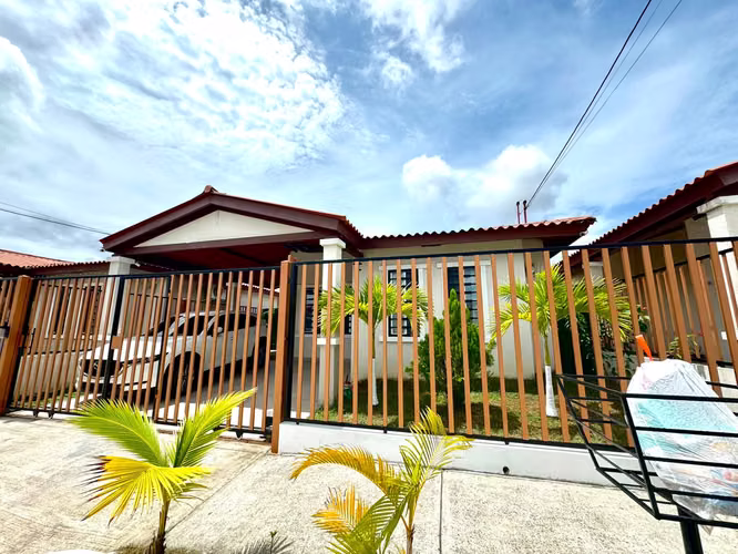 Furnished House for Rent in Versalles del Oeste | 3 Bedrooms | $900