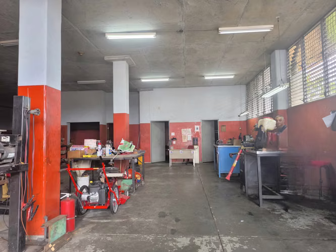 Se Vende NEGOCIABLE Galera en el Área de Monte Oscuro