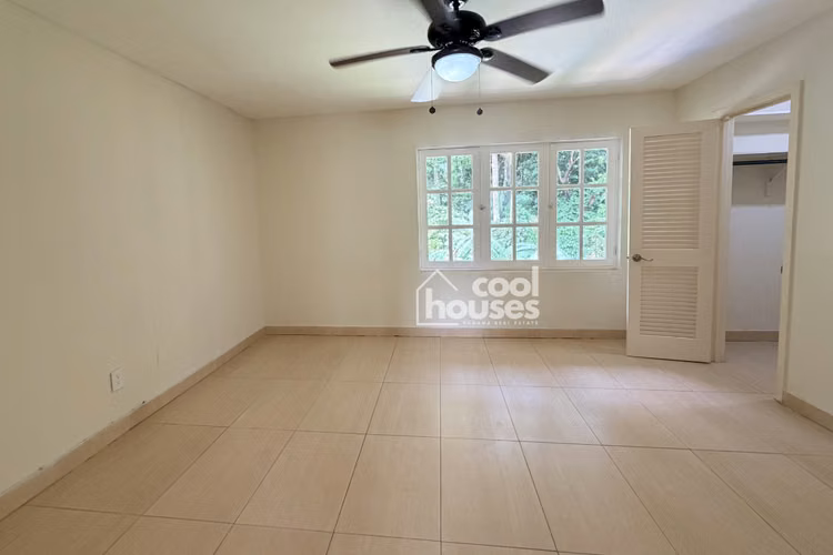 Casa remodelada con piscina en Clayton - Imagen 13