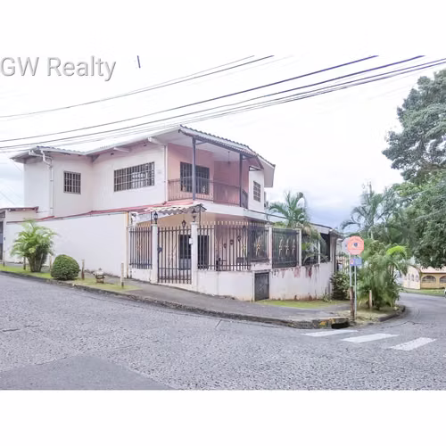Venta de casa o  - Betania - Villa Caceres