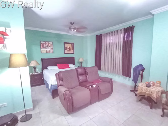 Venta de casa o  - Betania - Villa Caceres