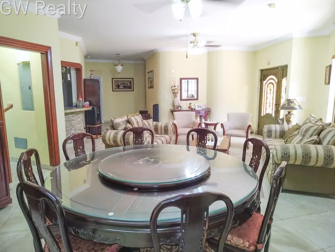 Venta de casa o  - Betania - Villa Caceres