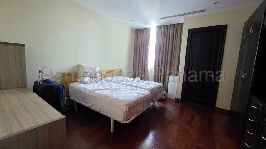 Alquiler de Apartamento en Costa del Este 26LBR2200