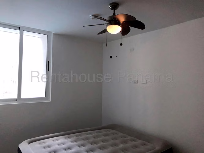 Alquiler de Apartamento con Línea blanca en Condado del Rey Ph Mi Condado EC
