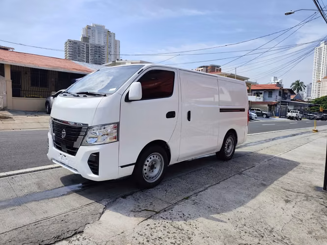 Nissan Urvan 2023 Panel - Imagen 7