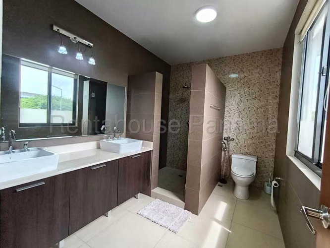 Alquiler de Casa en Panama Pacifico River Valley Solo Cliente Directo LFC