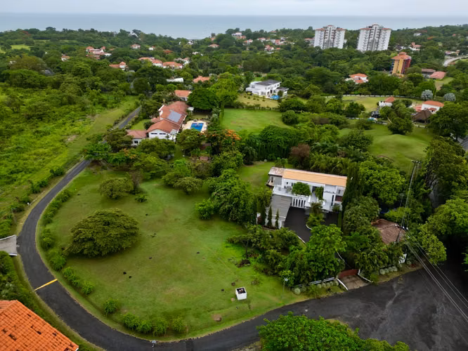 TERRENO PUNTA BARCO RESORT