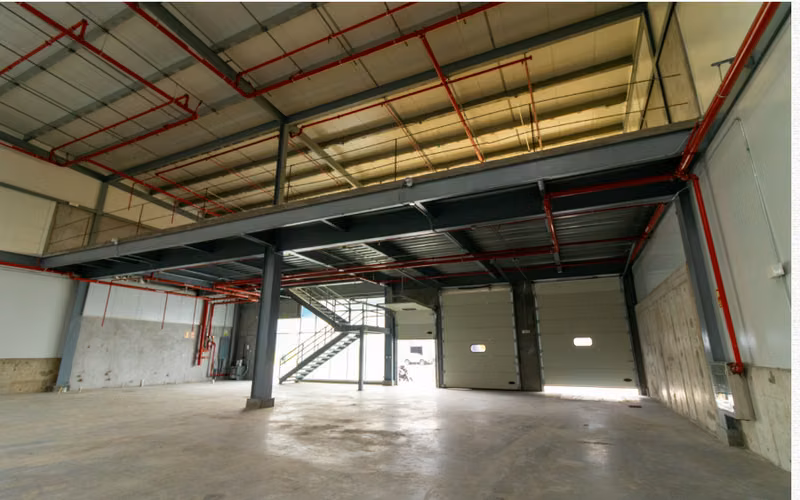 Alquiler de Galera industrial  - Zona 1