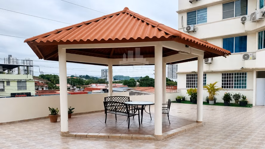 SE VENDE APARTAMENTO EN SANTA ELENA - PH ELAINE