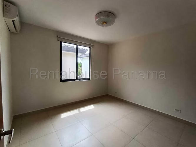 Alquiler de Casa en Panama Pacifico River Valley ANL