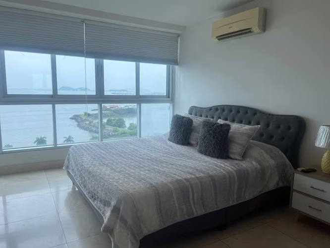 Ganga Apartamento PH Villa del Mar Avenida Balboa Bella Vista  - Amoblado