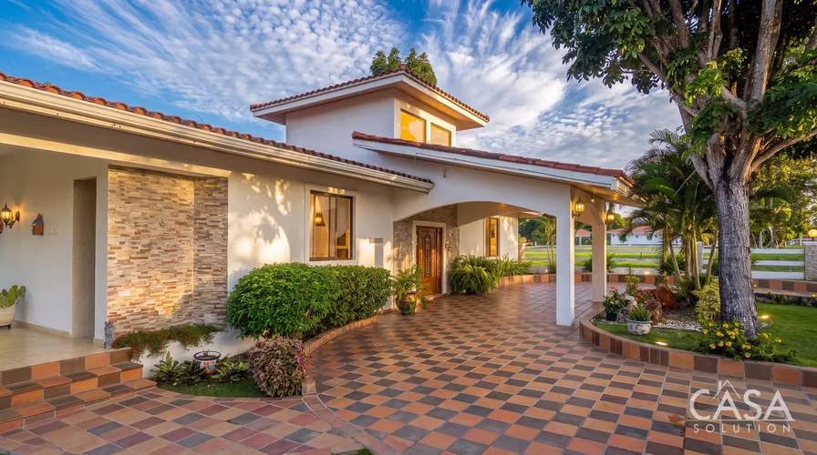 Casa de Playa Amueblada con Piscina, Jacuzzi y Casa de Huéspedes en Venta en Punta Chame, Panamá - Imagen 19